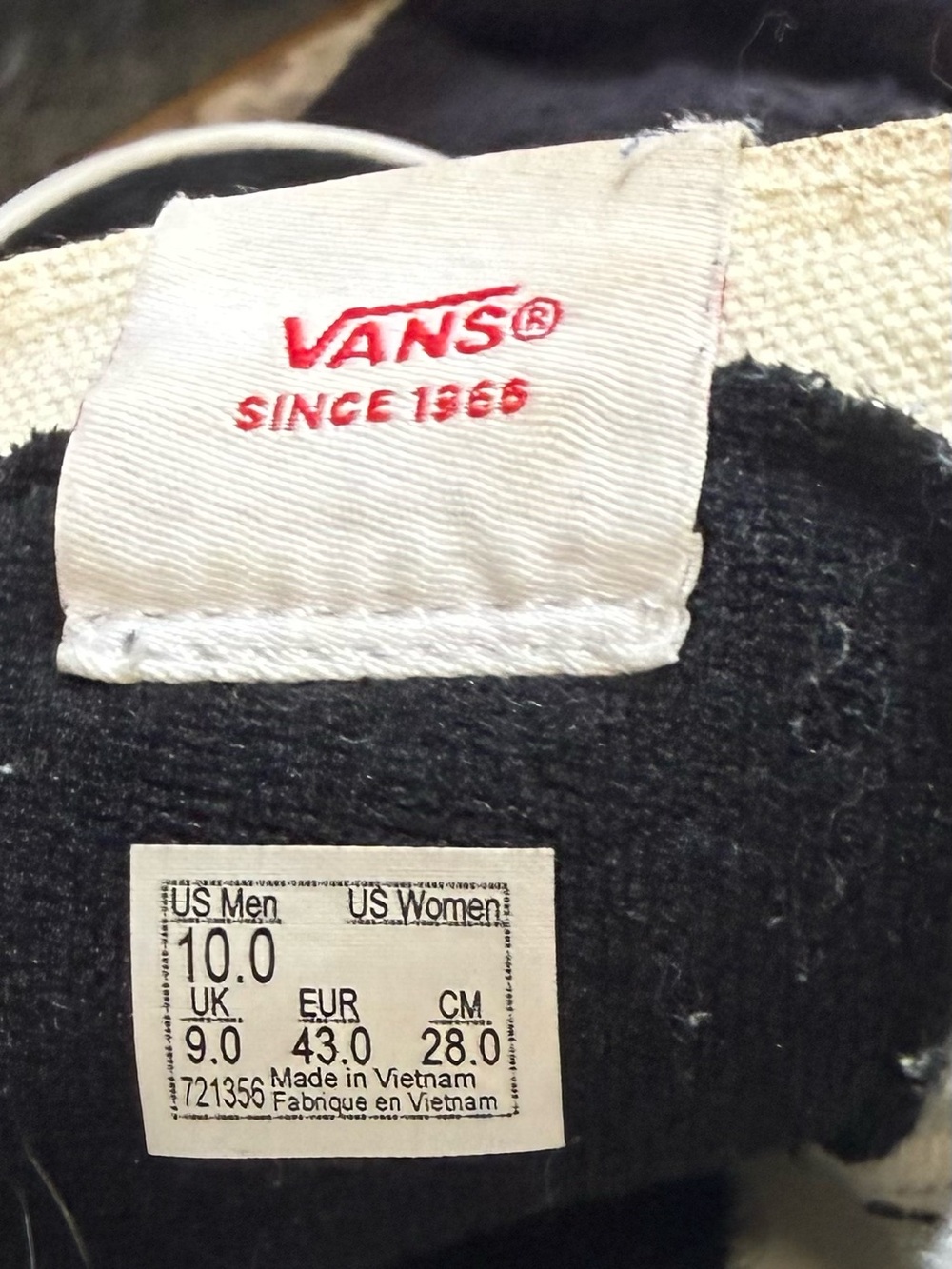 Vans Man's Checkerboard Old Skool Sneakers - Black & White. Size 10 - Picture 6 of 6